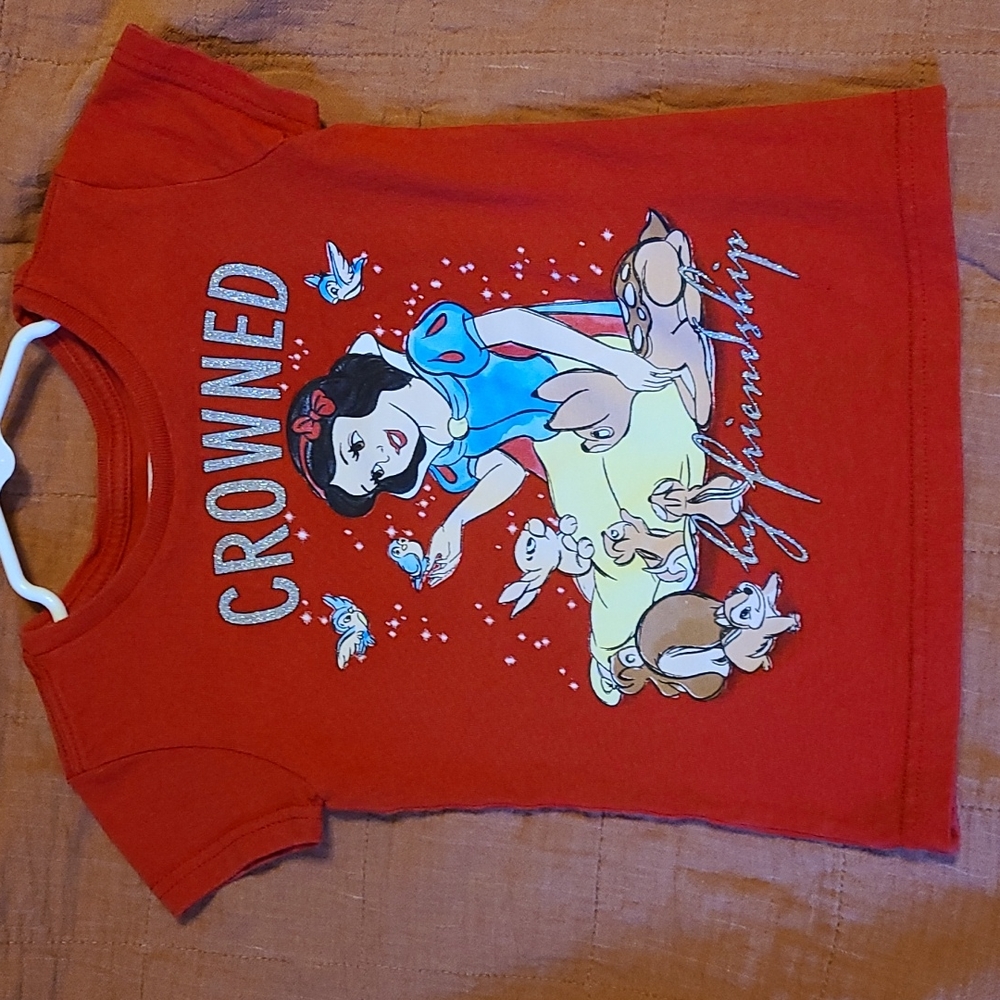 Disney snow white tshirt size xs or a 4t